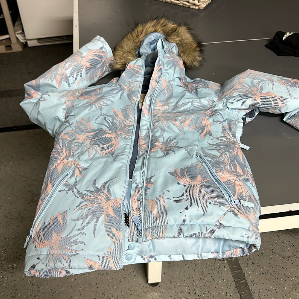 Snow jacket like new from Roxy size girls 12.